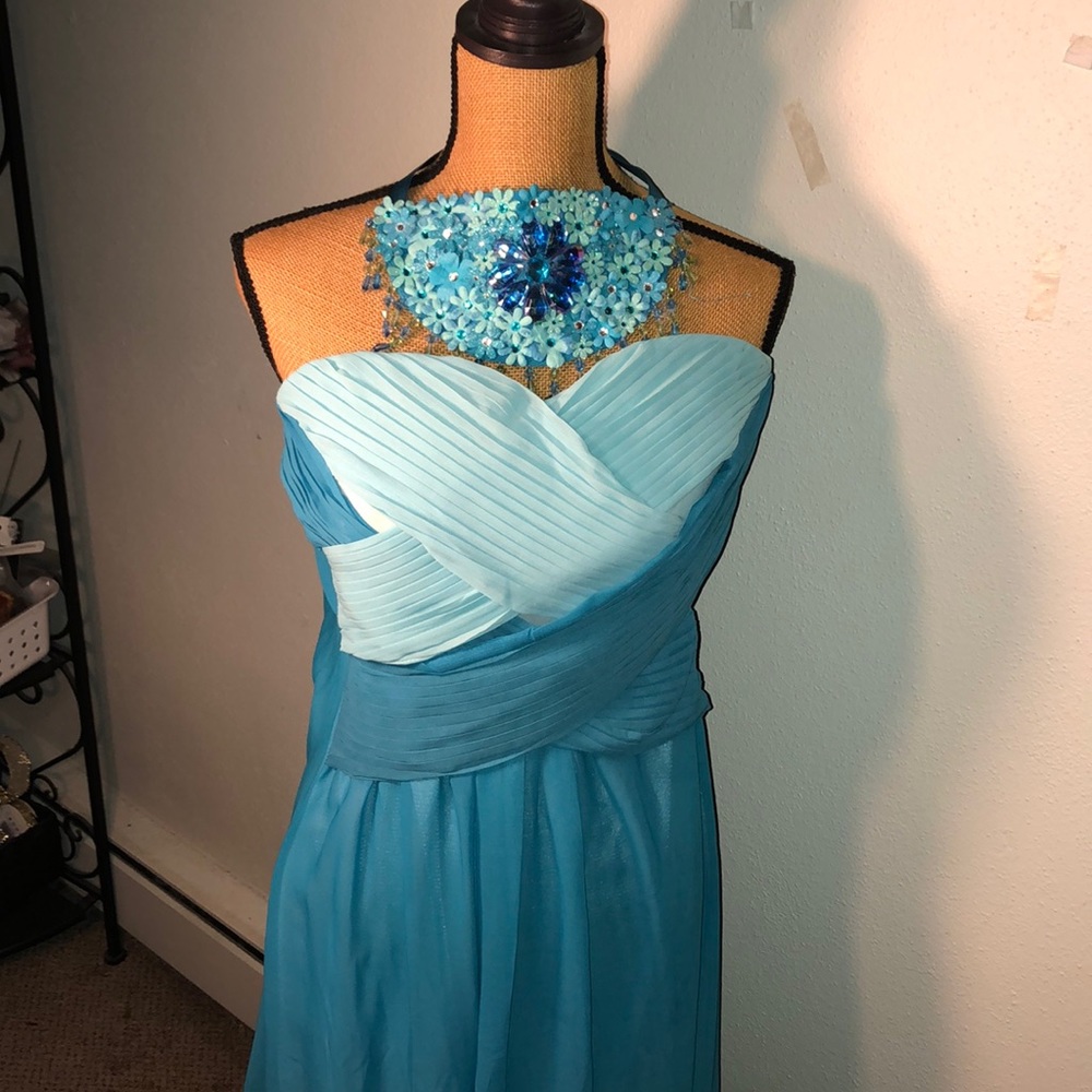 Dress - Picture 3 of 3